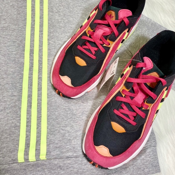 Womens Adidas Sneakers Shoes Yung 96 Neon Black - Picture 4 of 12